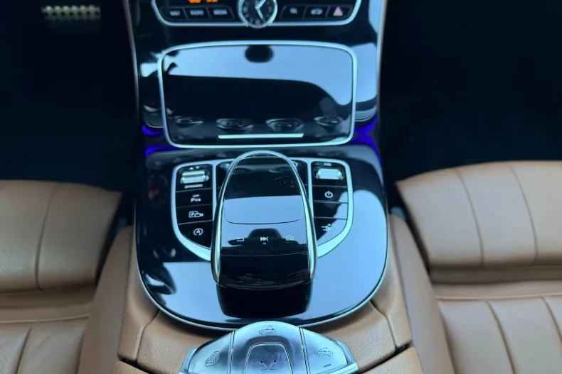 Mercedes-Benz E din 2020 cu 47.394 km - oferta MER208490 - foto 18