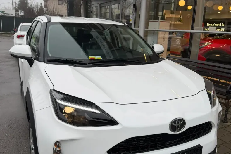 Toyota Yaris Cross din 2025 cu 1.700 km - oferta TOY208493 - foto 3