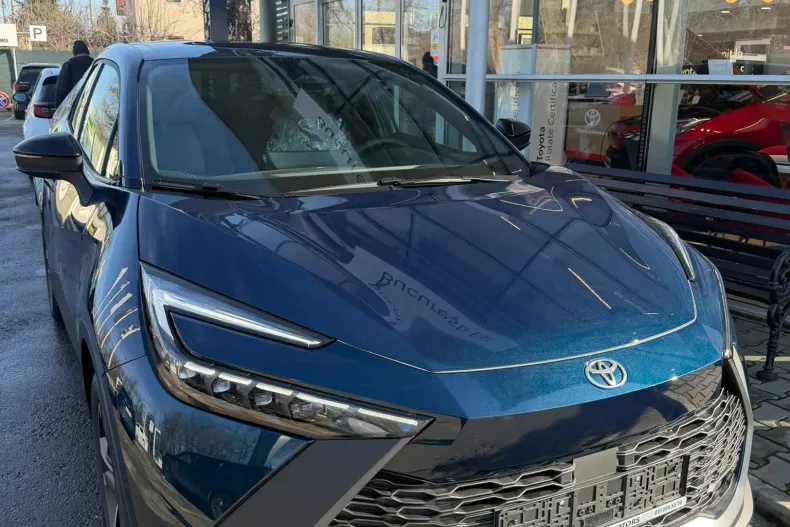 Toyota C-HR din 2025 cu 2.300 km - oferta TOY208494 - foto 3
