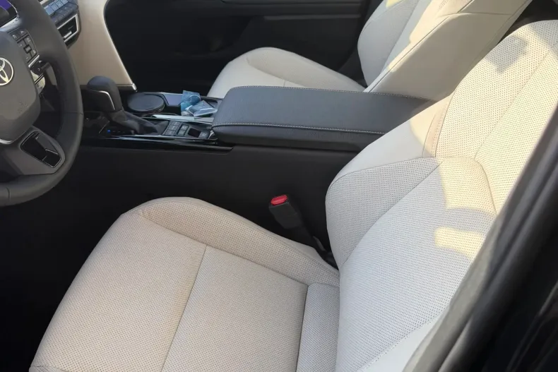 Toyota Camry din 2026 cu 5 km - oferta TOY208499 - foto 12