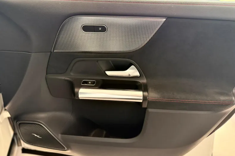 Mercedes-Benz EQA din 2021 cu 94.882 km - oferta MER208529 - foto 13