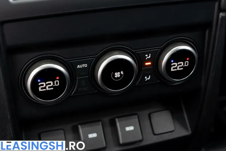 Land Rover Defender din 2023 cu 37.500 km - oferta LAN208548 - foto 18