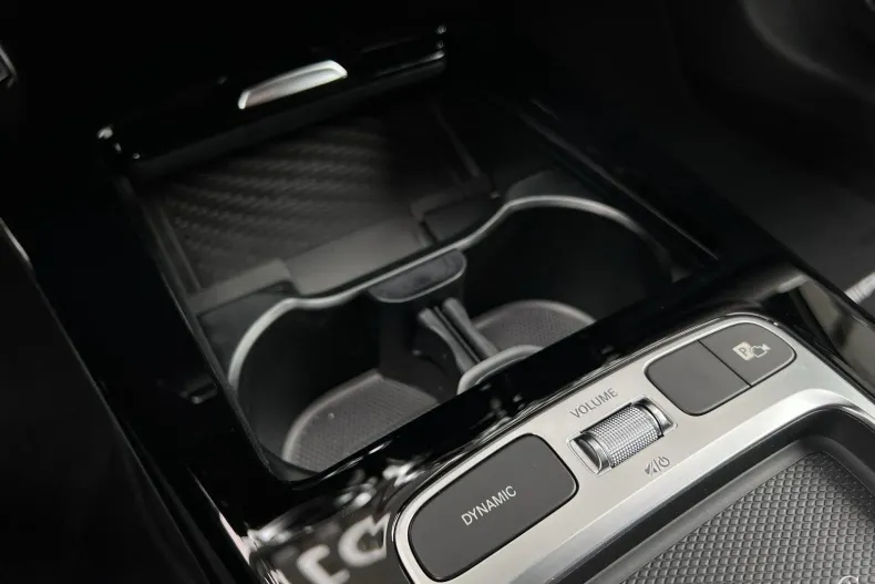 Mercedes-Benz A 200 (Clasa A) din 2024 cu 10 km - oferta MER208570 - foto 14