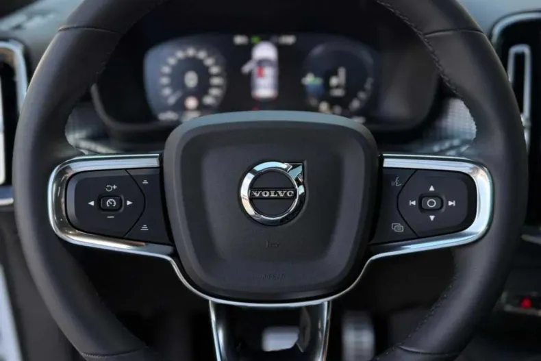 Volvo XC40 din 2021 cu 109.000 km - oferta VOL208574 - foto 22
