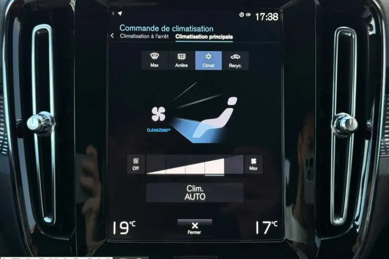 Volvo XC40 din 2021 cu 109.000 km - oferta VOL208574 - foto 27