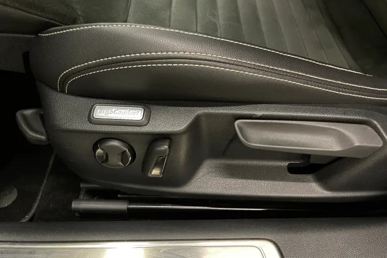Volkswagen Passat din 2021 cu 151.619 km - oferta VOL208592 - foto 23