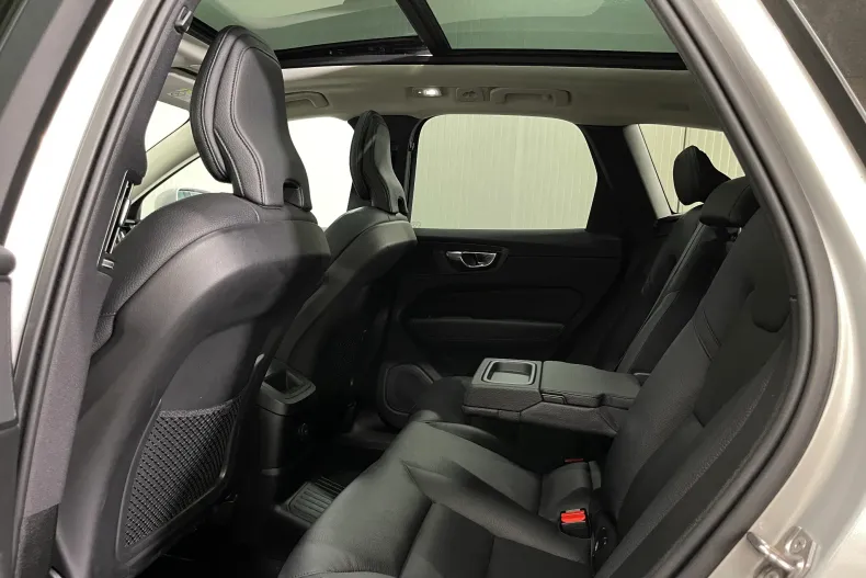 Volvo XC60 din 2021 cu 156.408 km - oferta VOL208611 - foto 12