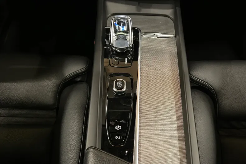 Volvo XC60 din 2021 cu 156.408 km - oferta VOL208611 - foto 23