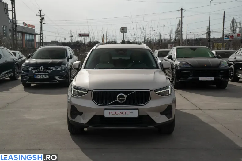 Volvo XC40 din 2023 cu 35.268 km - oferta VOL208615 - foto 2