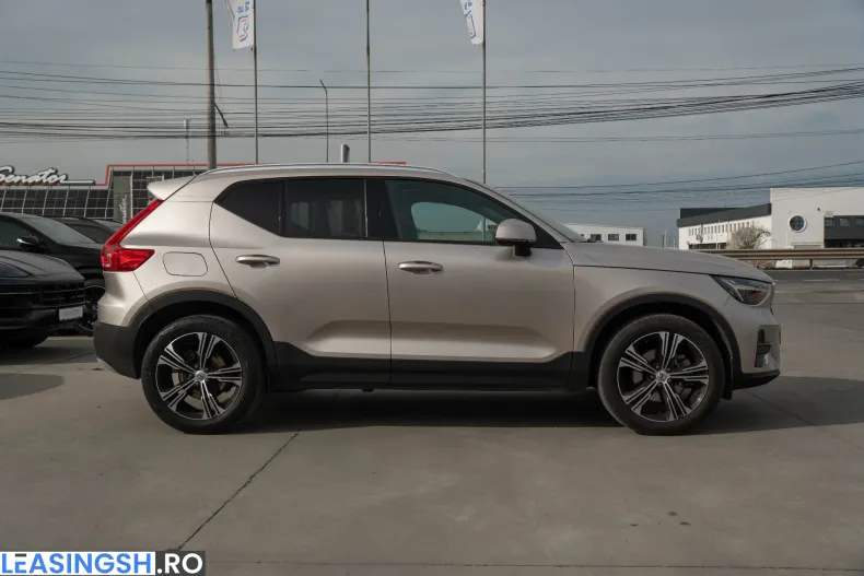 Volvo XC40 din 2023 cu 35.268 km - oferta VOL208615 - foto 8
