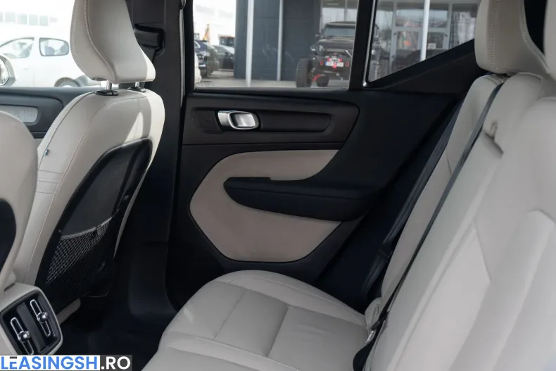 Volvo XC40 din 2023 cu 35.268 km - oferta VOL208615 - foto 11