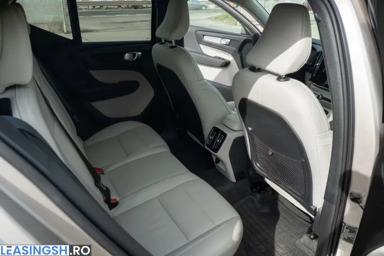 Volvo XC40 din 2023 cu 35.268 km - oferta VOL208615 - foto 13