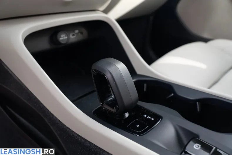 Volvo XC40 din 2023 cu 35.268 km - oferta VOL208615 - foto 14