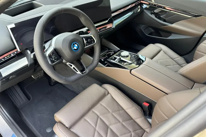 BMW 530e (Seria 5) din 2026 cu 1 km - oferta BMW208632 - foto 10