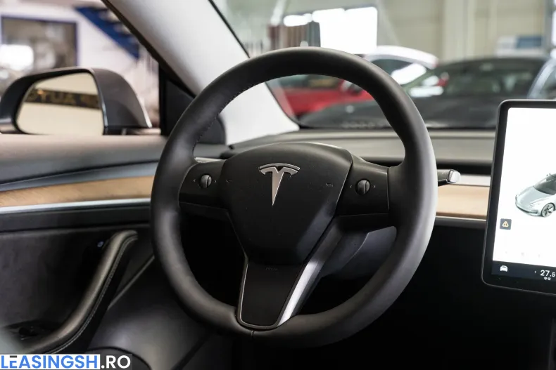 Tesla Model 3 din 2021 cu 121.047 km - oferta TES208643 - foto 13