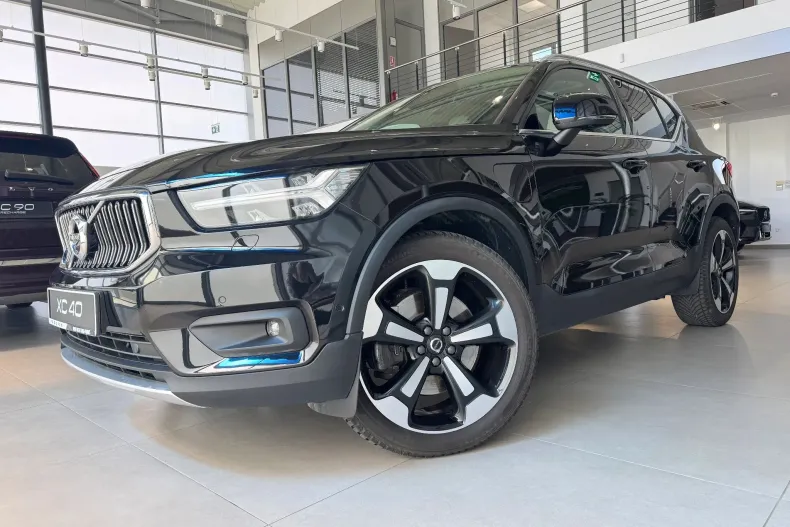 Volvo XC40 din 2020 cu 79.900 km - oferta VOL208646 - foto 1