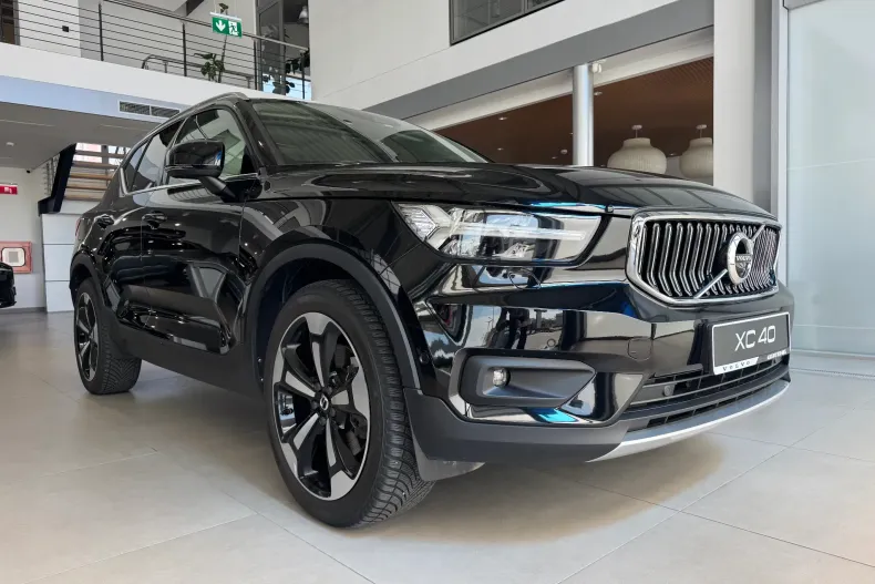 Volvo XC40 din 2020 cu 79.900 km - oferta VOL208646 - foto 3