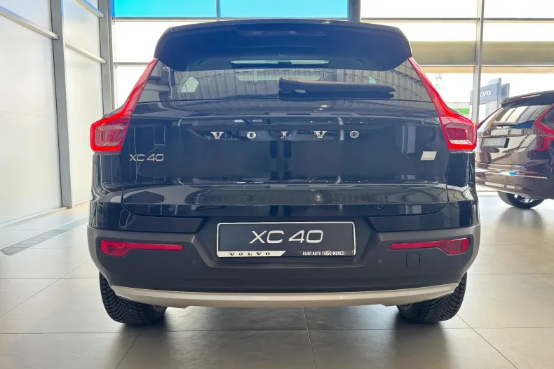 Volvo XC40 din 2020 cu 79.900 km - oferta VOL208646 - foto 6