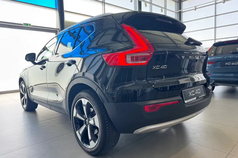Volvo XC40 din 2020 cu 79.900 km - oferta VOL208646 - foto 7