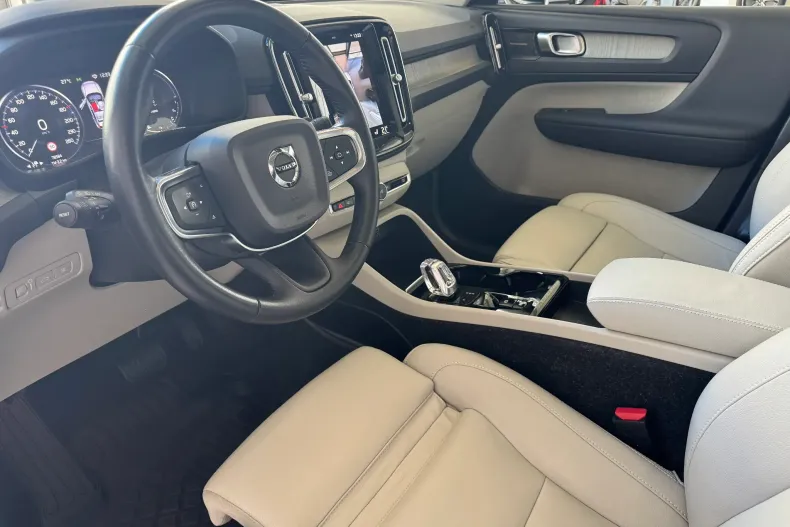 Volvo XC40 din 2020 cu 79.900 km - oferta VOL208646 - foto 13