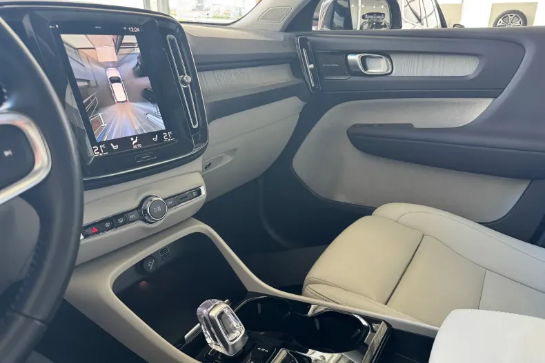 Volvo XC40 din 2020 cu 79.900 km - oferta VOL208646 - foto 15