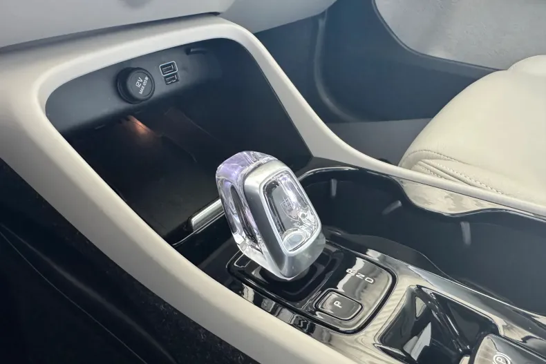 Volvo XC40 din 2020 cu 79.900 km - oferta VOL208646 - foto 17