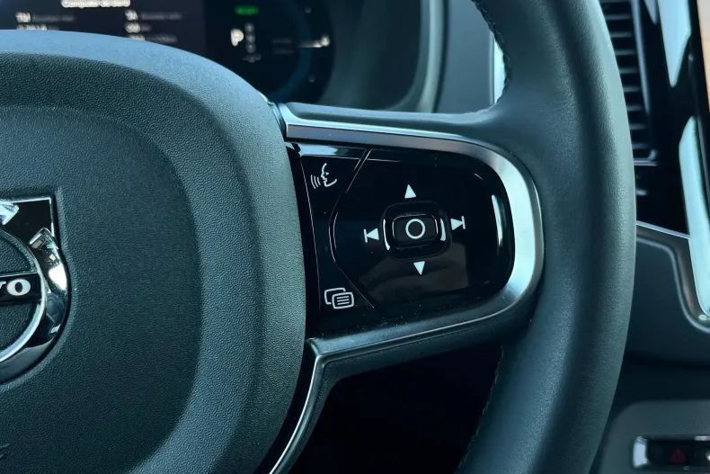 Volvo XC90 din 2023 cu 60.139 km - oferta VOL208675 - foto 17