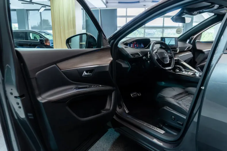 Peugeot 3008 din 2022 cu 105.882 km - oferta PEU208685 - foto 26