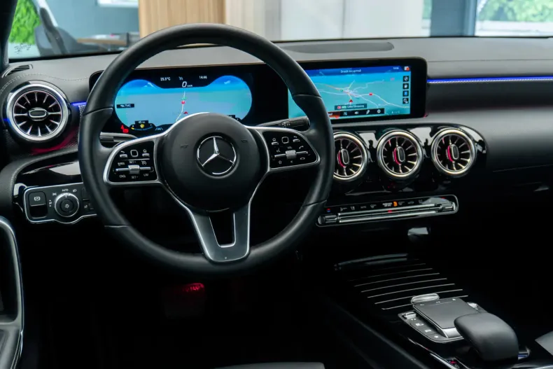 Mercedes-Benz CLA 250 (Clasa CLA) din 2022 cu 109.790 km - oferta MER208686 - foto 38