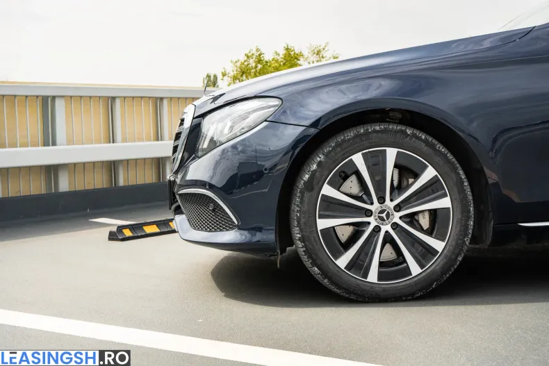 Mercedes-Benz E din 2020 cu 74.047 km - oferta MER208704 - foto 4