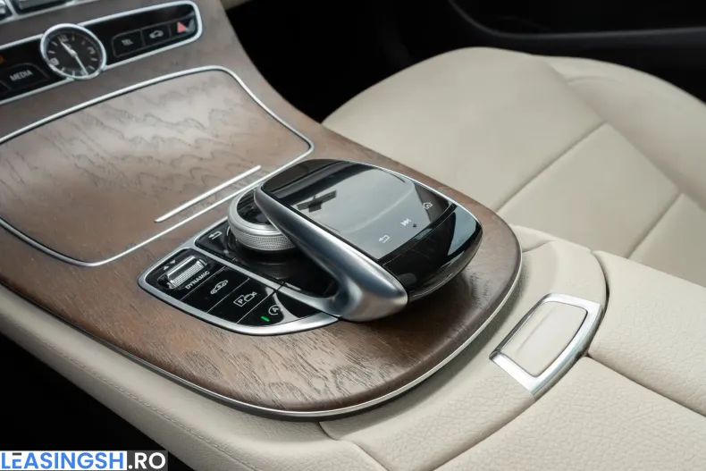 Mercedes-Benz E din 2020 cu 74.047 km - oferta MER208704 - foto 33