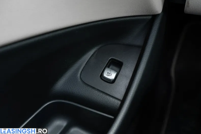 Mercedes-Benz E din 2020 cu 74.047 km - oferta MER208704 - foto 35