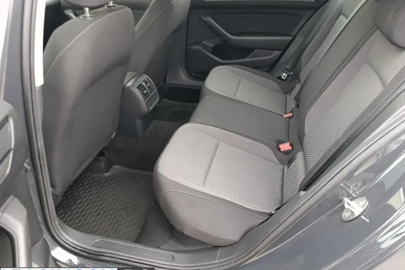 Volkswagen Passat din 2021 cu 83.078 km - oferta VOL208708 - foto 12