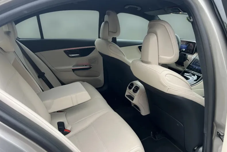 Mercedes-Benz C din 2024 cu 17.697 km - oferta MER208735 - foto 14