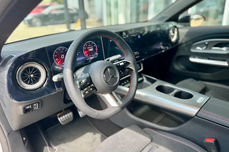 Mercedes-Benz CLA 200 (Clasa CLA) din 2026 cu 3 km - oferta MER208740 - foto 10