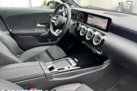 Mercedes-Benz A 200 (Clasa A) din 2023 cu 13.277 km - oferta MER208742 - foto 13