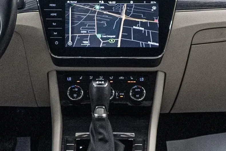 Skoda Superb din 2021 cu 74.000 km - oferta SKO208746 - foto 4