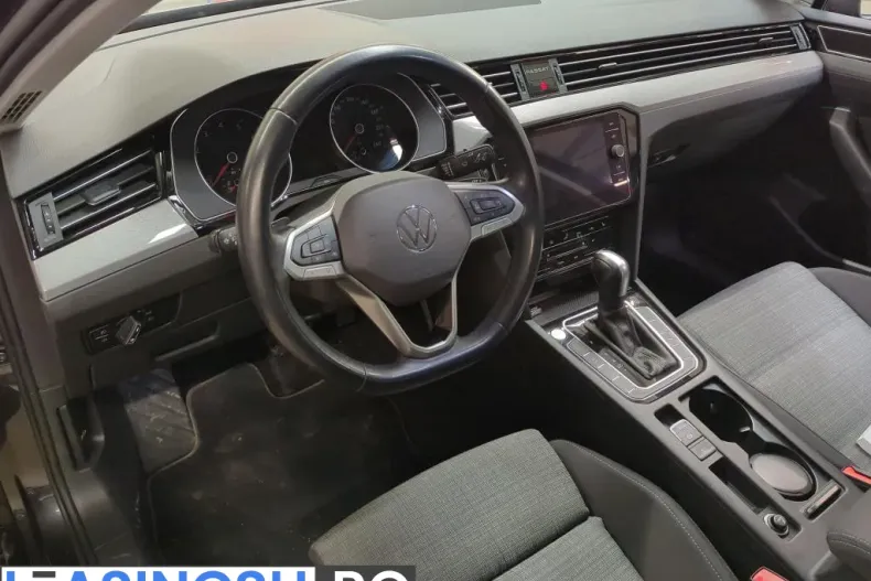 Volkswagen Passat din 2021 cu 72.330 km - oferta VOL208752 - foto 4