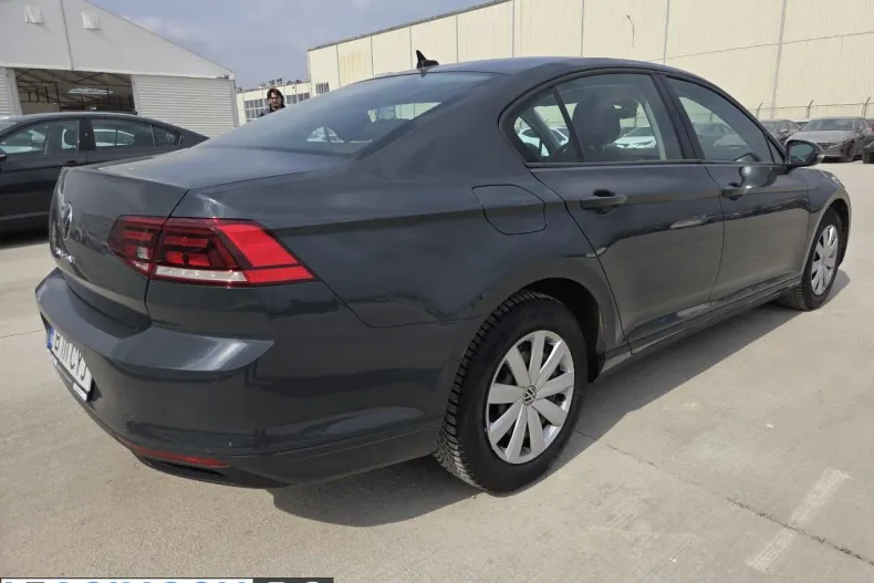 Volkswagen Passat din 2021 cu 62.250 km - oferta VOL208756 - foto 3