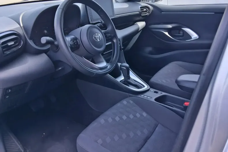 Toyota Yaris din 2025 cu 2.000 km - oferta TOY208759 - foto 12
