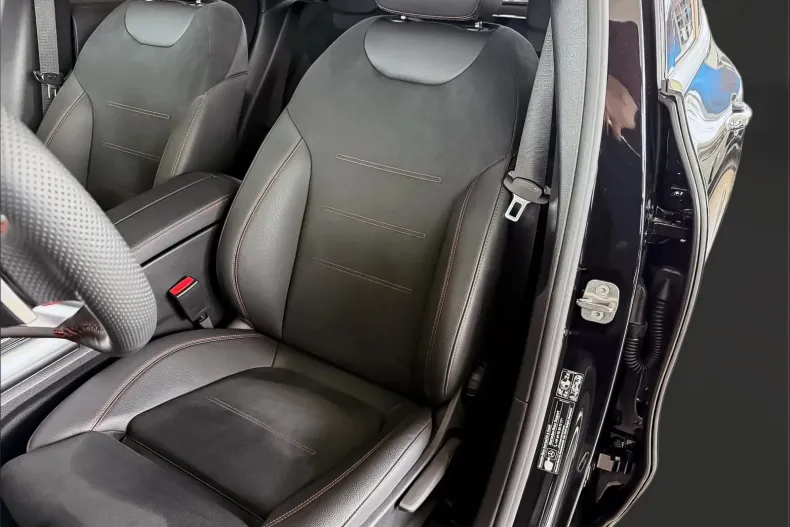 Mercedes-Benz GLA din 2025 cu 5.257 km - oferta MER208775 - foto 10