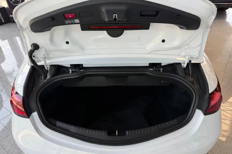 Mercedes-Benz CLE 220 (Clasa CLE) din 2025 cu 18.600 km - oferta MER208776 - foto 13