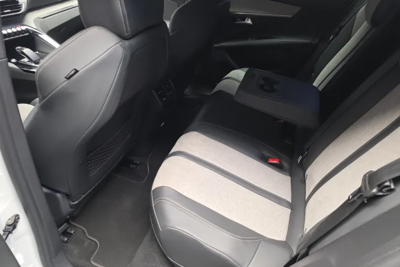 Peugeot 3008 din 2021 cu 103.700 km - oferta PEU208781 - foto 25