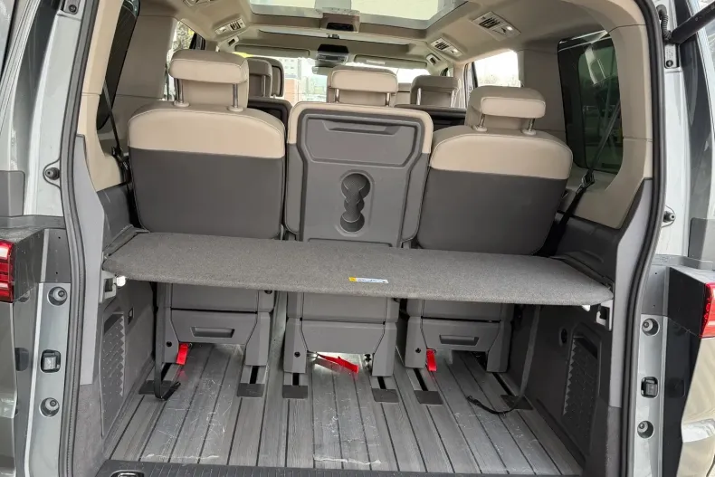 Volkswagen Multivan din 2025 cu 15.564 km - oferta VOL208792 - foto 6