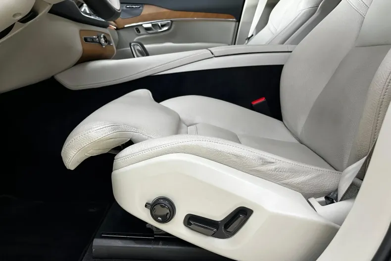 Volvo XC90 din 2021 cu 99.500 km - oferta VOL208803 - foto 24