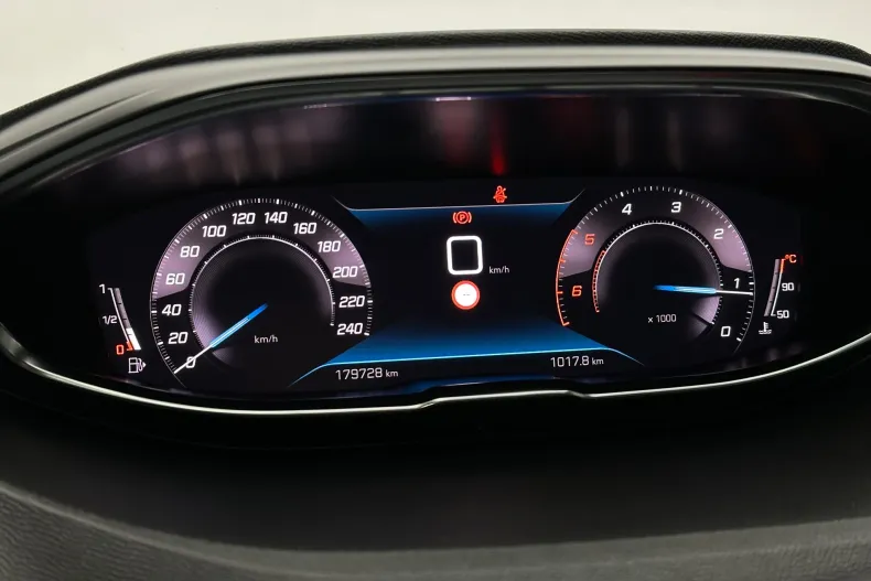 Peugeot 3008 din 2021 cu 179.728 km - oferta PEU208811 - foto 9