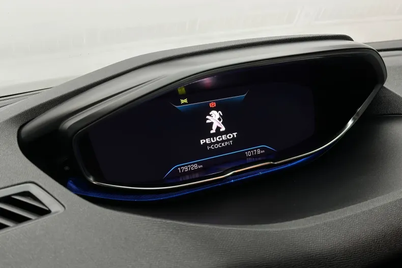 Peugeot 3008 din 2021 cu 179.728 km - oferta PEU208811 - foto 29