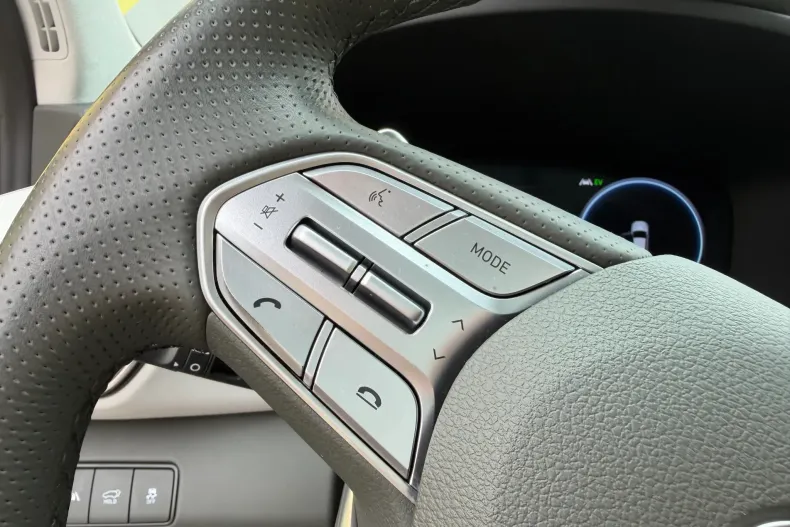 Hyundai Santa Fe din 2022 cu 70.650 km - oferta HYU208817 - foto 20