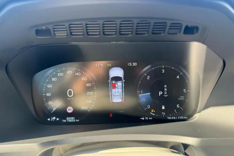 Volvo XC90 din 2021 cu 83.490 km - oferta VOL208843 - foto 9
