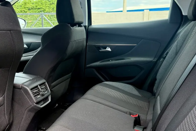 Peugeot 3008 din 2020 cu 92.700 km - oferta PEU208851 - foto 19